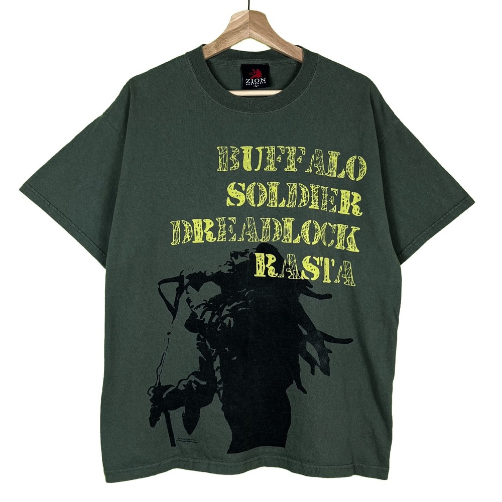 Vintage Mens Early 2000s Bob Marley Shirt!